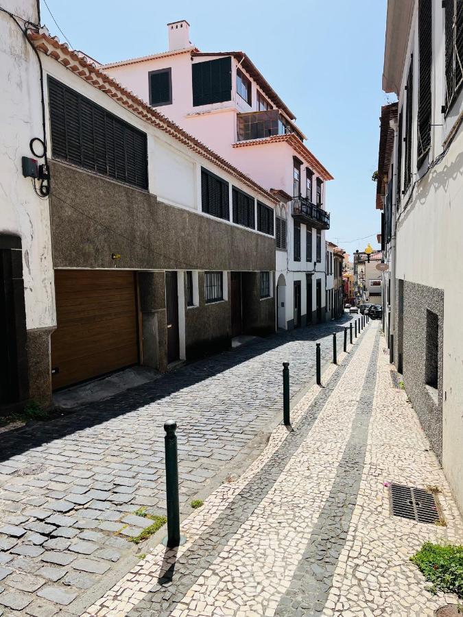 Lovely 2-Bedroom Rental Unit In Historic Funchal Bagian luar foto